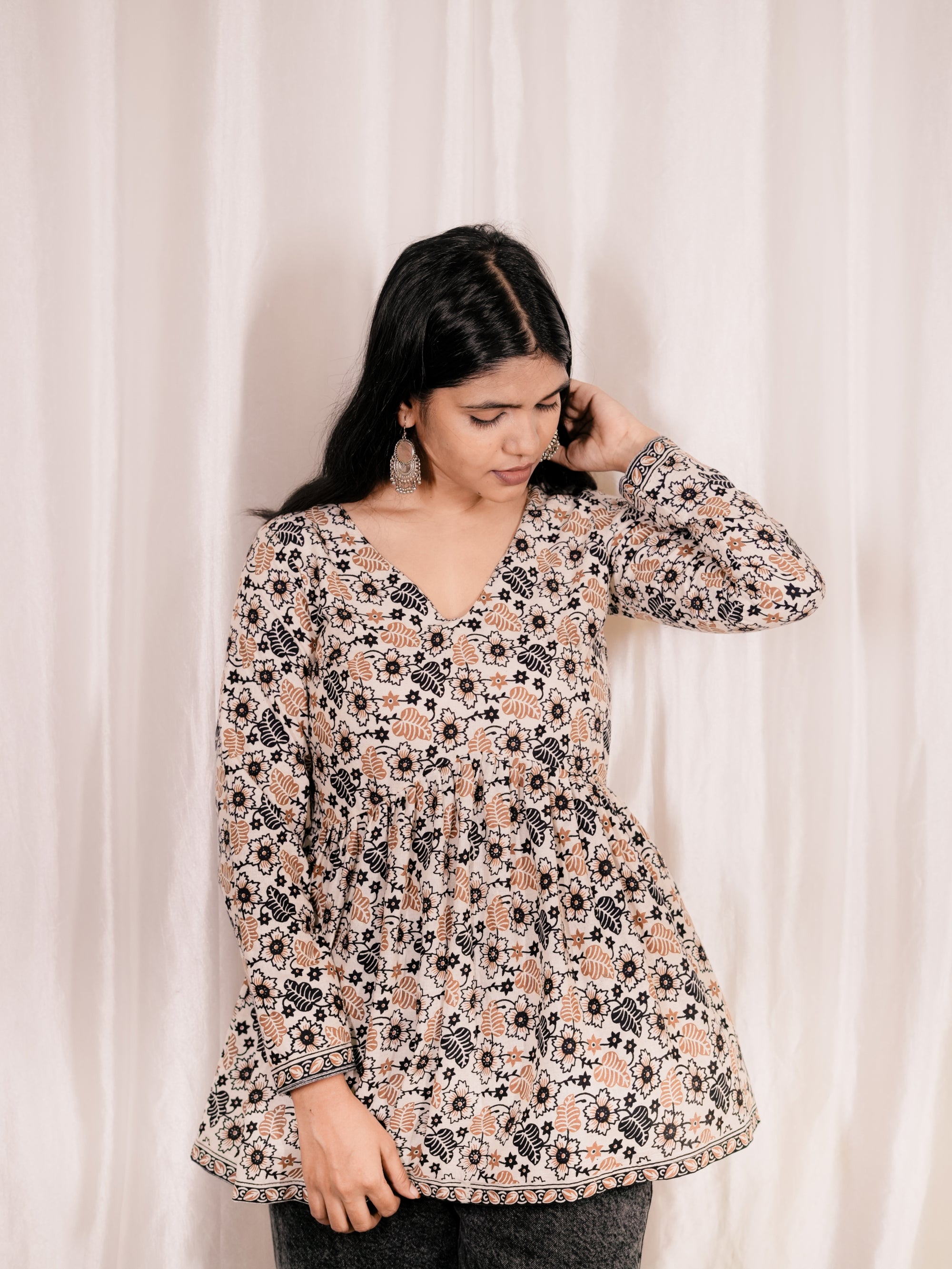 Mastani V Neck Full Sleeves Top