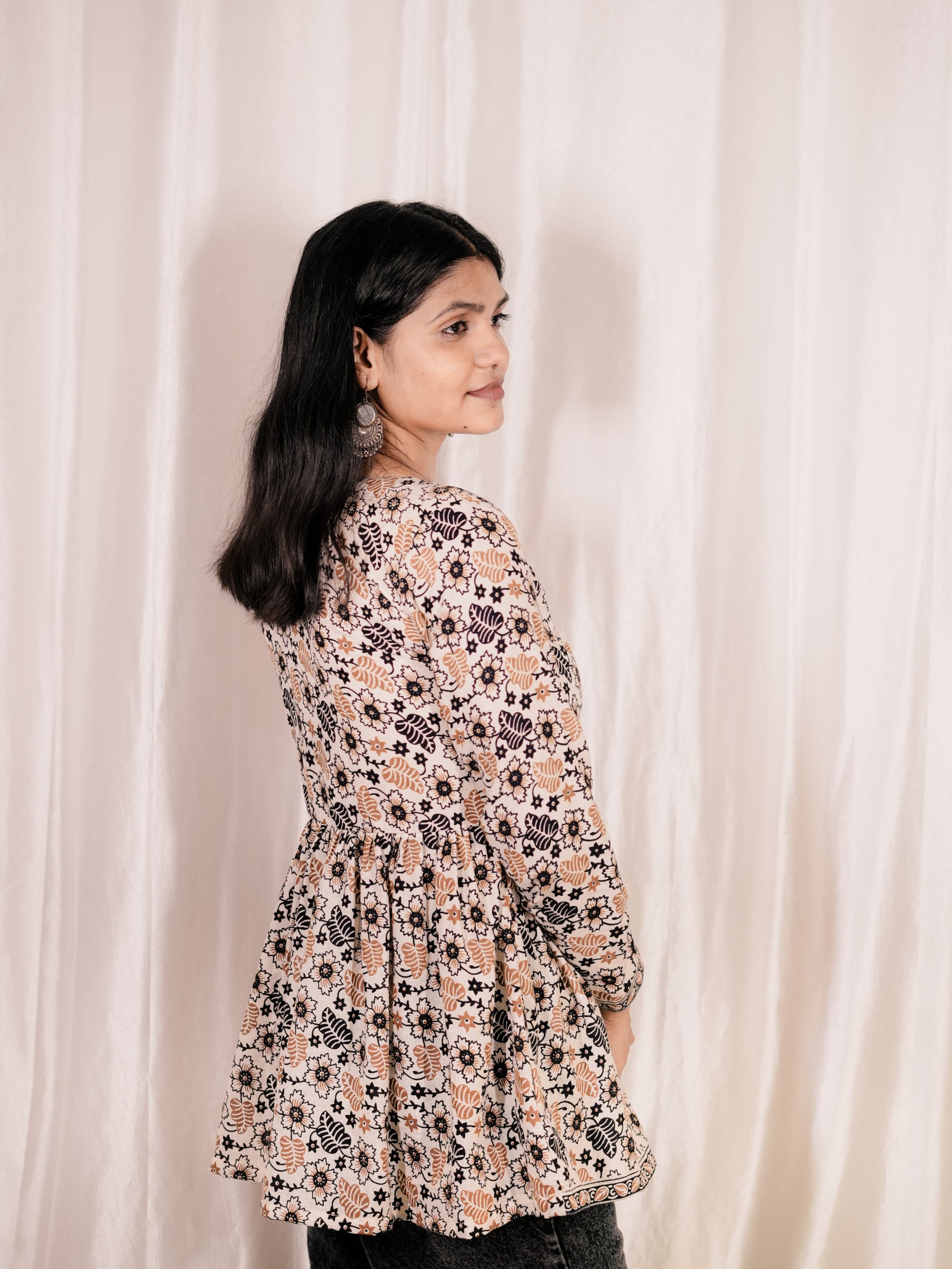 Mastani V Neck Full Sleeves Top